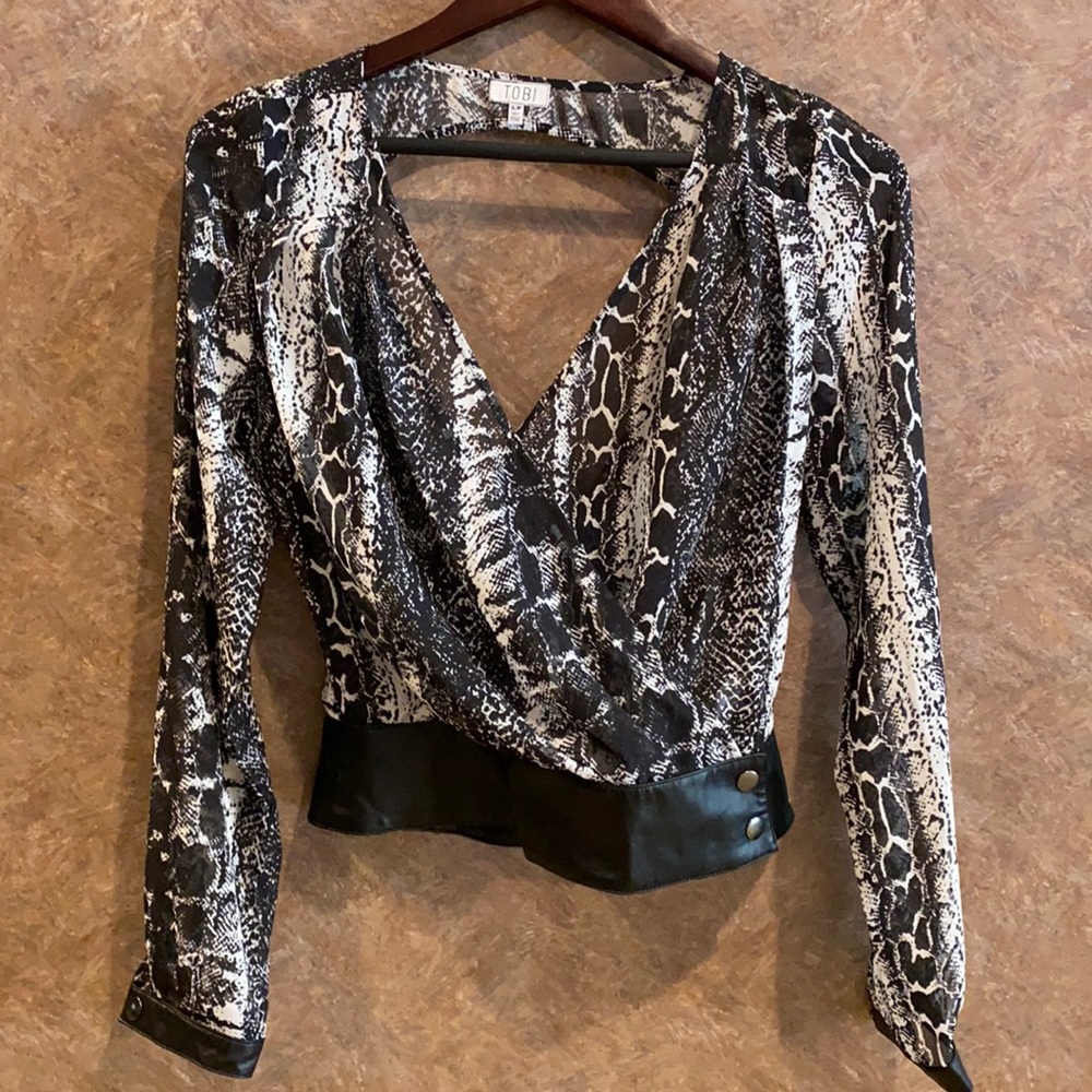 TOBI top